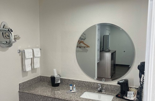 Wichita Falls Hotel | Super 8 by Wyndham Wichita Falls