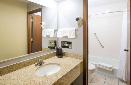 Williams Hotel | Super 8 by Wyndham Williams