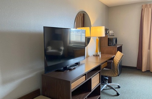 Winfield Hotel | Super 8 by Wyndham Winfield/Quail Ridge Area
