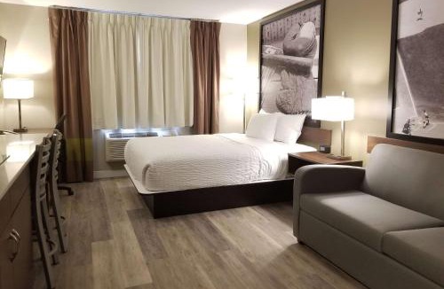 Winnipeg Hotel | Super 8 by Wyndham Winnipeg West