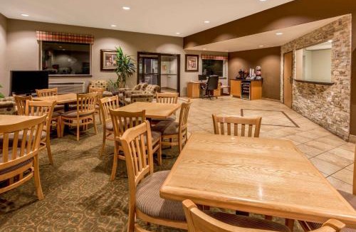 Woodburn Hotel | Super 8 by Wyndham Woodburn