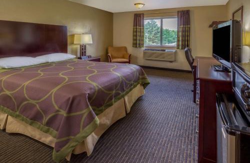 Woodburn Hotel | Super 8 by Wyndham Woodburn