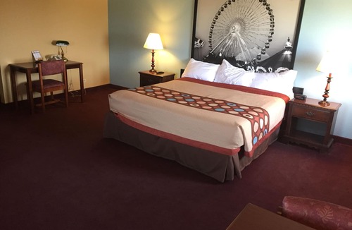 Woodstock Hotel | Super 8 by Wyndham Woodstock