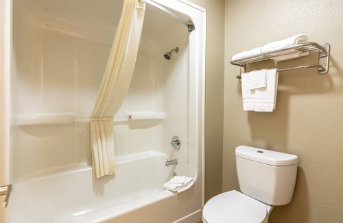 Dallas Hotel | Super 8 Dallas-Mesquite