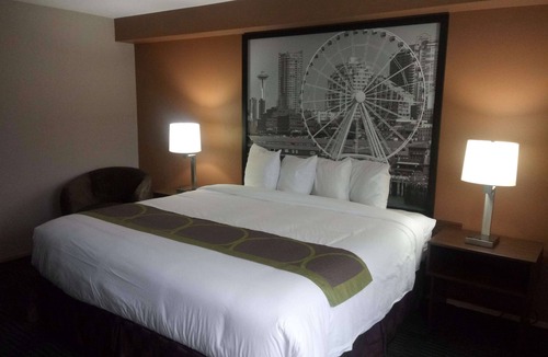 Lynnwood Hotel | Super 8 Lynnwood