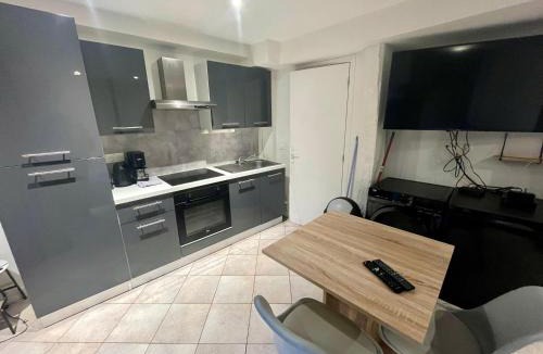 Rouen City Centre Apartment | Super Atypique T1 - 007