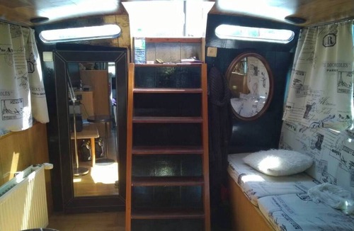 La Ferte-sous-Jouarre Boat Rental | Super boat with character for a unique experience!