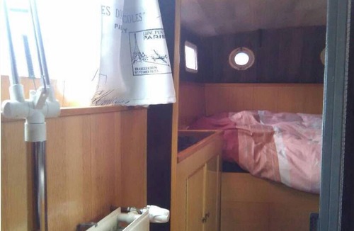 La Ferte-sous-Jouarre Boat Rental | Super boat with character for a unique experience!