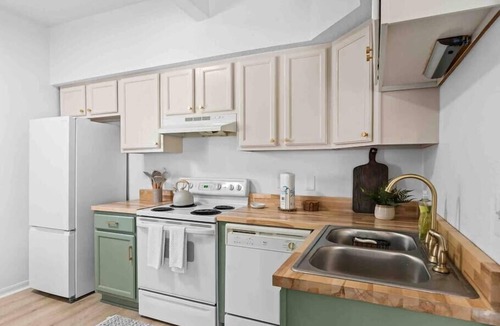 Historic Downtown Kissimmee House | Super Boho - At Lake Toho's Water