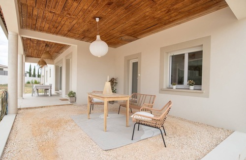 La Bruguiere Apartment | Super bright, spacious 40m2 studio in Uzège