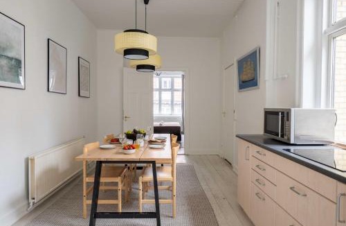 Copenhagen City Centre Apartment | Super Central 2BR Apartment in Old Town Copenhagen