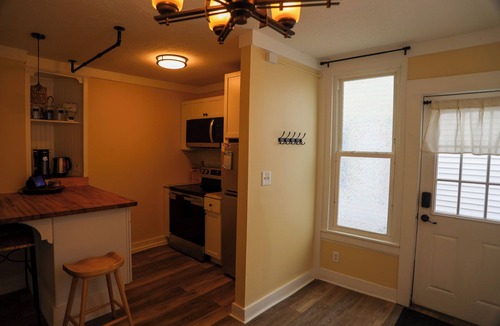 Biddeford Apartment | Super Charming 2-Bedroom in Trendy Biddeford
