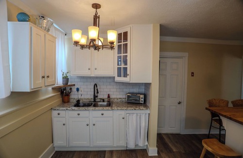 Biddeford Apartment | Super Charming 2-Bedroom in Trendy Biddeford