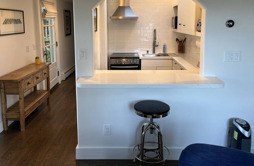 Strawberry Apartment | Super Charming Mill Valley Pied-a-Terre