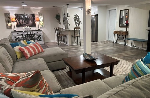 North Chesterfield House | Super Clean luxury flat near the James River in park-like setting.