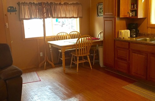Sterling Cottage | Super comfortable Alaska Cottage or Kitchenette.