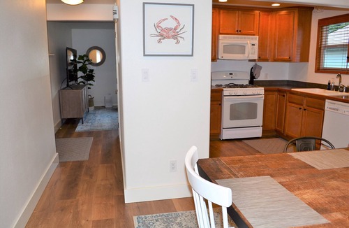 Seaside House | Super Comfy 3 Bed Home, Lovely Patio and Yard with Upscale Seating and Beautiful