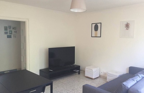 Lemasson Apartment | Super comfy apartment close comedy