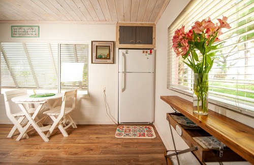 Laurel House | Super comfy cottage, close to the beach