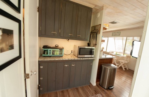 Laurel House | Super comfy cottage, close to the beach