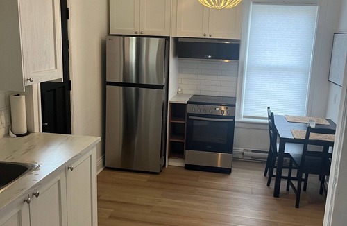 Grimsby Apartment | Super Cozy 1 bedroom Apartment
