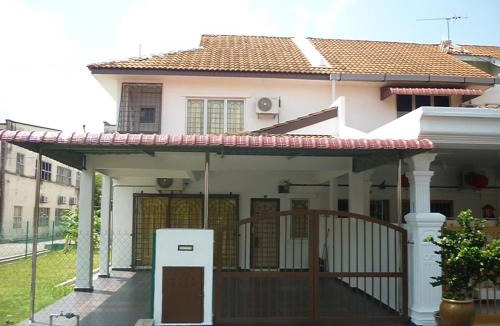 Batu Berendam House | Super Cozy Homestay