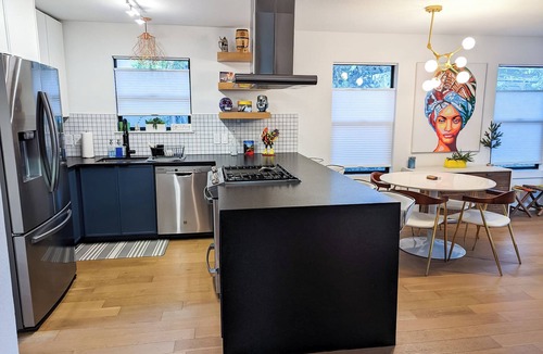 St. John - Coronado Hills House | Super Cute and Fully renovated 2 bedroom Home, 8 mins to downtown