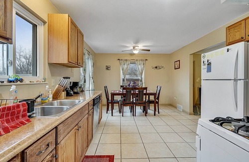 Madison Heights House | Super Cute & Nice Home of Yours in Madison Hts, MI