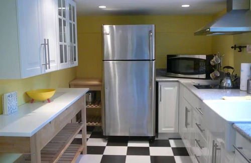 Knickerbocker Apartment | Super Cute Orinda Flat. Walk 2 BART and Everywhere