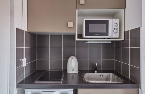Les Chutes Lavie Apartment | Super Endroit! Studio Climatisé avec Wi-Fi gratuit