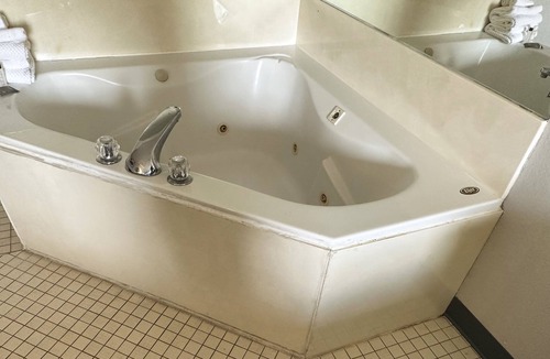 Pearl River Hotel | Super Inn and Suites Philadelphia