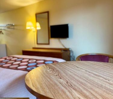 Lightfoot Hotel | Super Inn