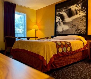 Lightfoot Hotel | Super Inn