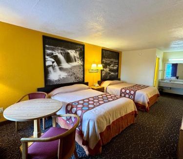 Lightfoot Hotel | Super Inn