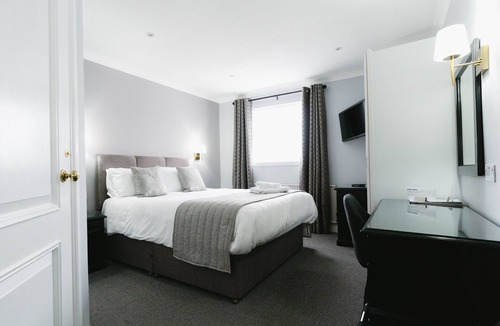 Ellon Hotel | Super King or Twin-Ensuite