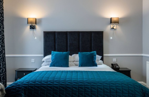 Ellon Hotel | Super King or Twin-Ensuite