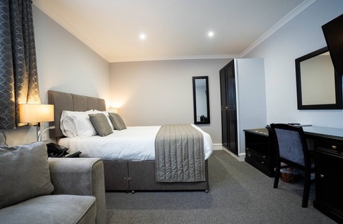 Ellon Hotel | Super King or Twin-Ensuite