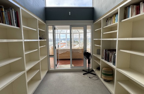 Oriental Bay Villa | Super large seaview house