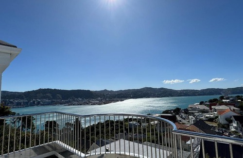 Wellington Villa | Super large seaview house