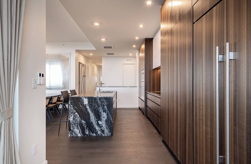 Quartier des Spectacles Apartment | Super Lush PH :3BR+2.5B :Pool :Gym :Parking :Office :Game Room :24/7 Doorman