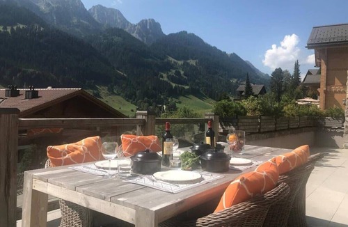 Rougemont Apartment | Super Luxury Serviced Apartment next to Gstaad
