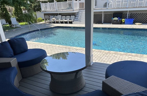 Kings Park Apartment | Super Modern Spacious Studio Bonus Amazing backyard professional Ft diving board