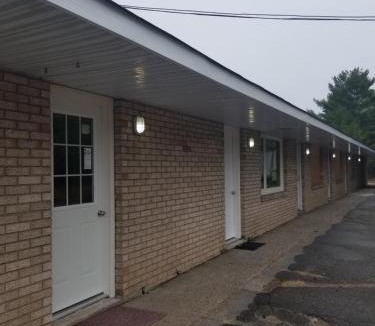 Sault Ste. Marie Hotel | Super Nights Inn