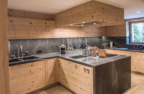 Rougemont Ski Chalet | Super private Luxury Chalet with Hotel facilities