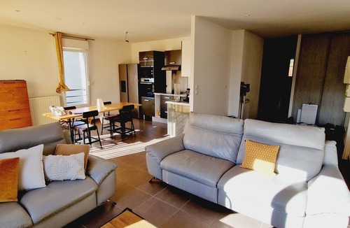 Prevessin-Moens Apartment | Super room