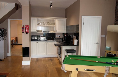 Tarvin House | Super spacious barn conversion with Log fire and hot tub