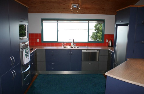 Onerahi House | Super spacious house with magnificent water views