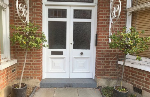 St. Johns Wood Apartment | * Super strategic NW6 Central London Location -Peacefull- Art to love &/or buy