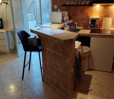 La Ferte-Gaucher Apartment | Super Studio meublé avec piscine partagée