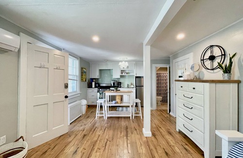 Fifth Ward Apartment | Super-Walkable Downtown Studio